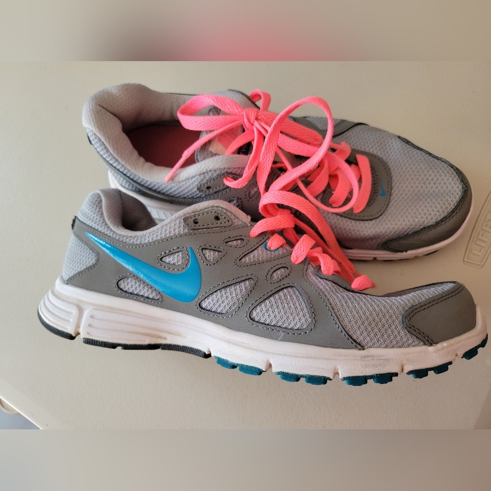 Nike Revolution 2 Running Shoes. Size Womens 9